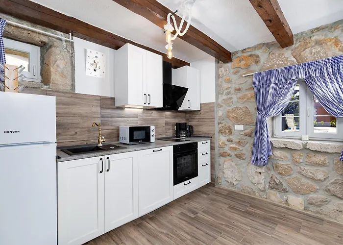 Stone House Livia