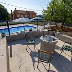 Stone House Livia * مالينسكا