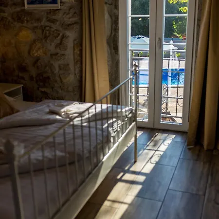 Villa Stone House Livia Malinska