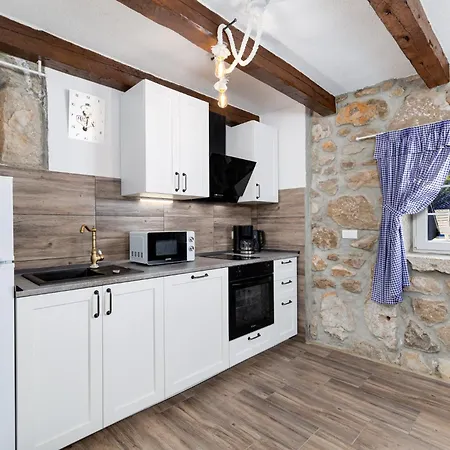 Stone House Livia