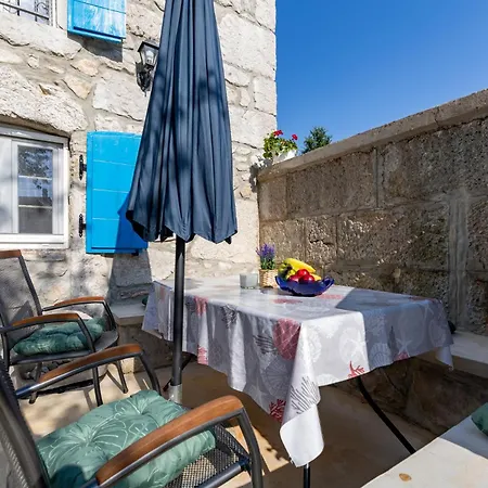 Villa Stone House Livia Malinska