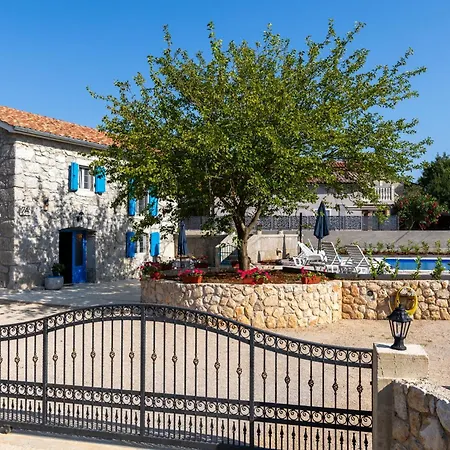 Villa Stone House Livia *