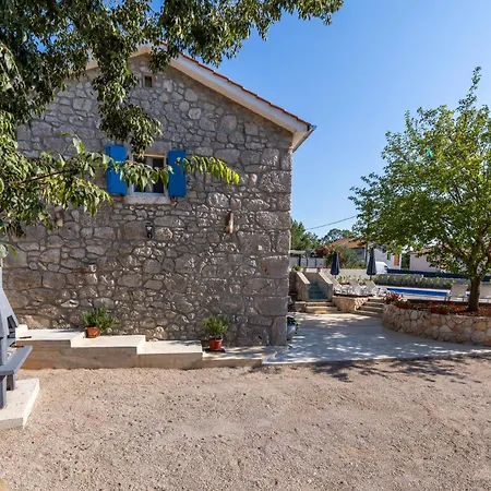 Stone House Livia