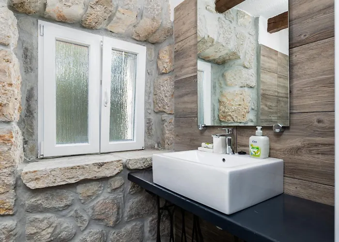 Villa Stone House Livia Malinska