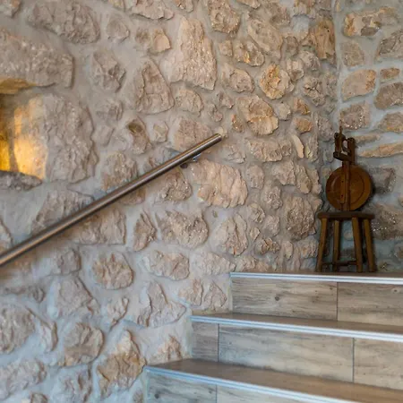 Stone House Livia 别墅 *
